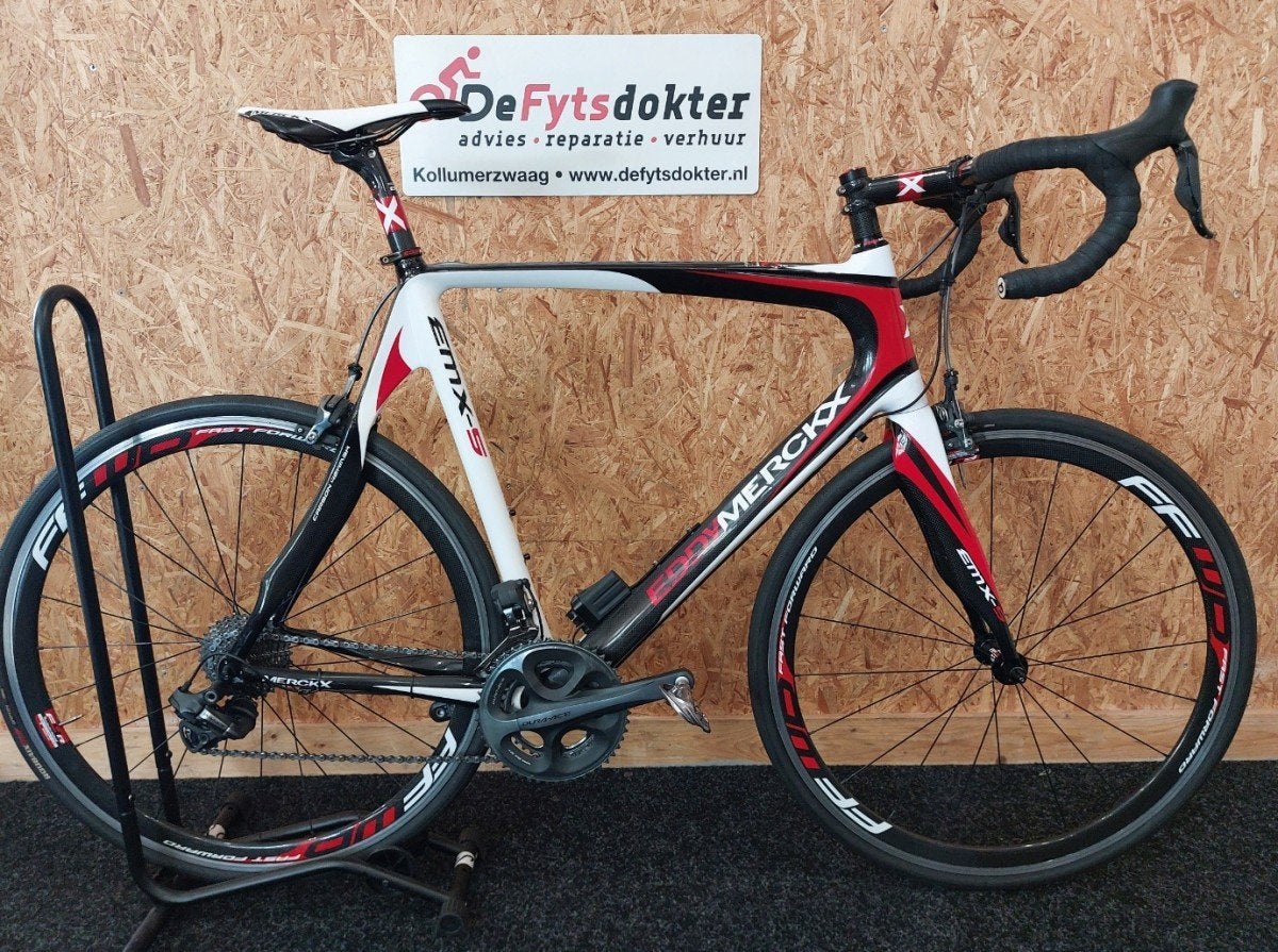 Eddy Merckx EMX-5 Heren Zwart / Rood / Wit 62cm, 28 inch, Gebruikt, Carbon, 10 tot 15 versnellingen
