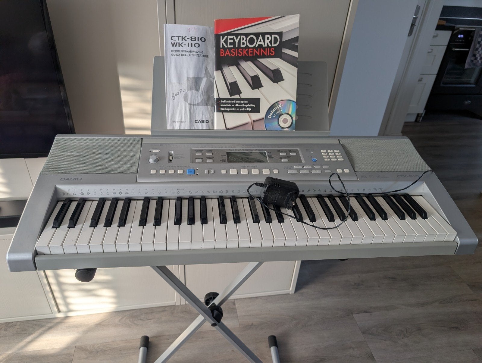 Casio Keyboard CTK-810 WK-110 - Compleet met standaard, Muziek en Instrumenten, Ophalen, Casio, Met standaard, 61 toetsen