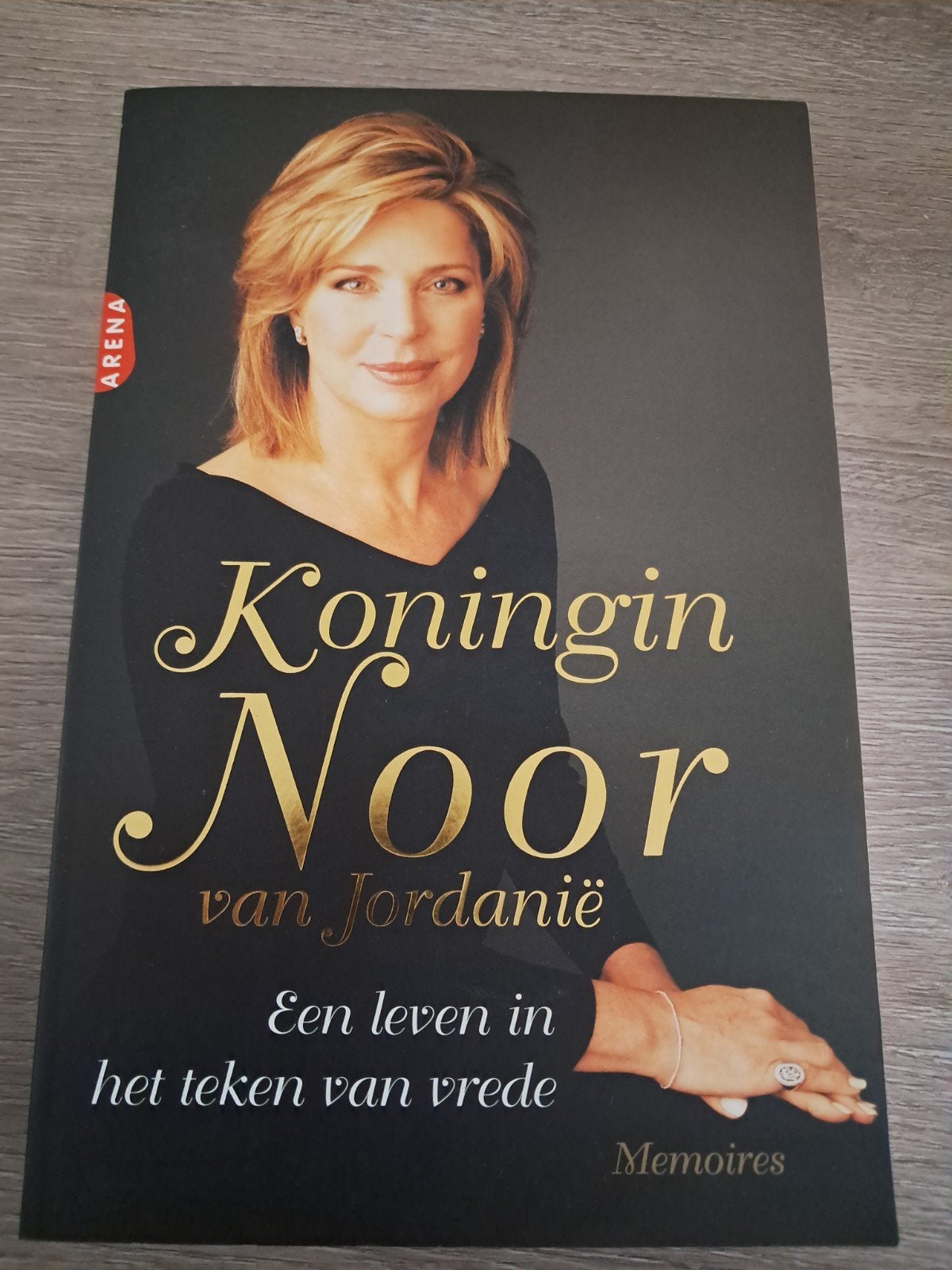 X8 Koningin Noor van Jordanië: Een leven in het teken van vr, Boeken, Ophalen of Verzenden, Gelezen, Koningin Noor, Politiek