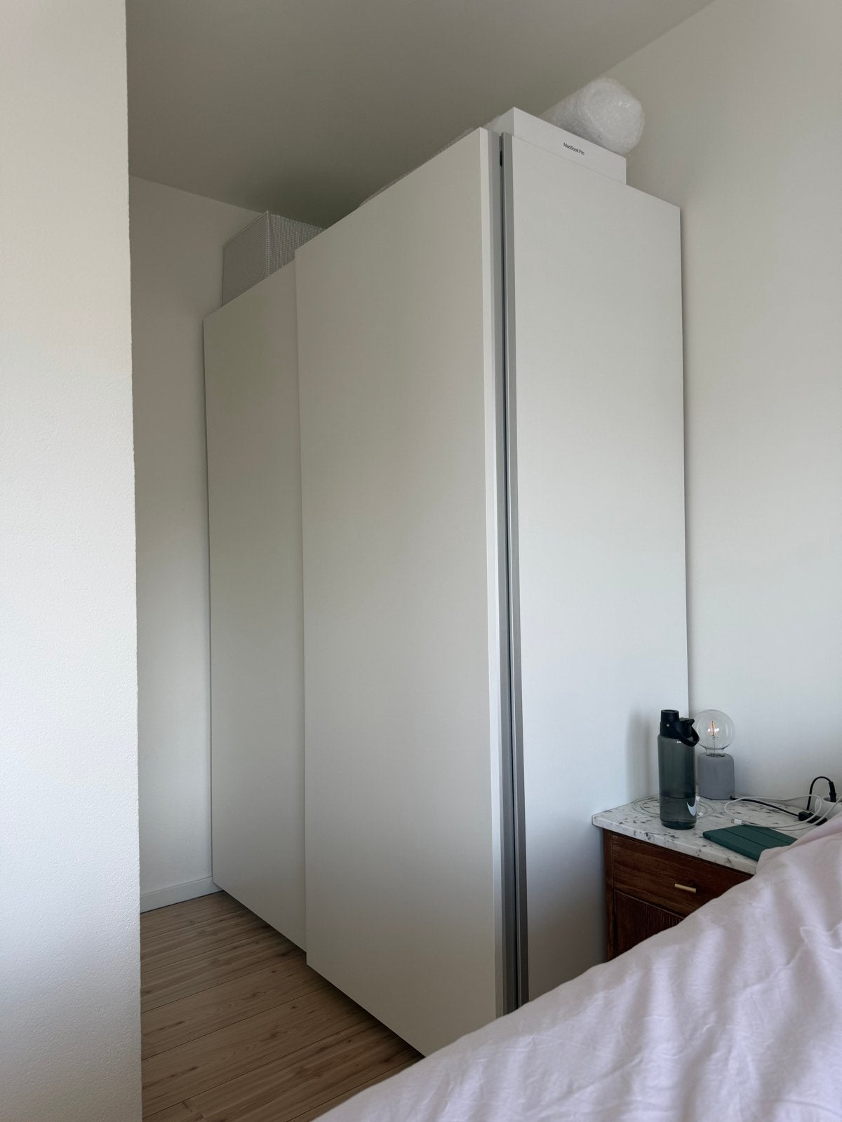 Ikea PAX Witte kledingkast met schuifdeuren en lades, Ophalen, 100 tot 150 cm, 200 cm of meer, Zo goed als nieuw