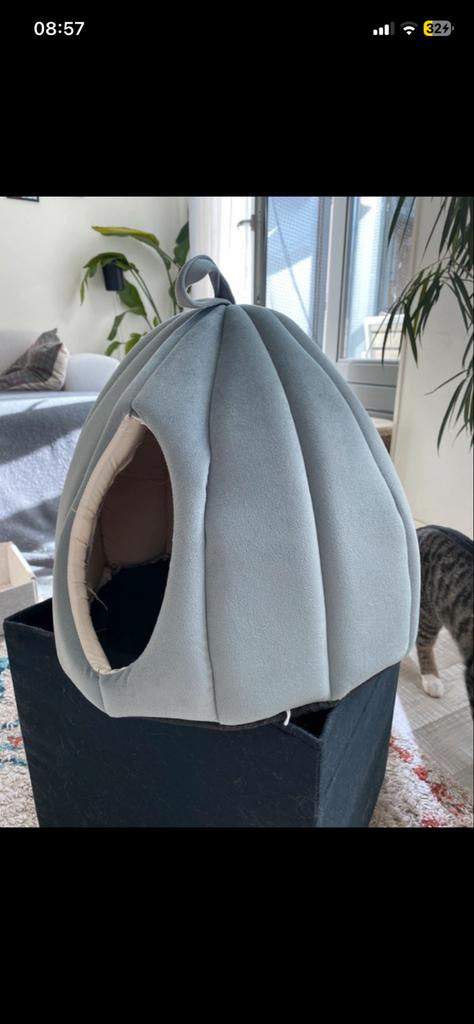 Cat bed, Dieren en Toebehoren, Ophalen, Polyester