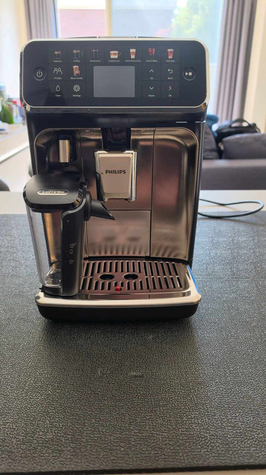 Philips 5500 LatteGo volautomatische espressomachine, Ophalen, Espresso apparaat, 10 kopjes of meer, Zo goed als nieuw