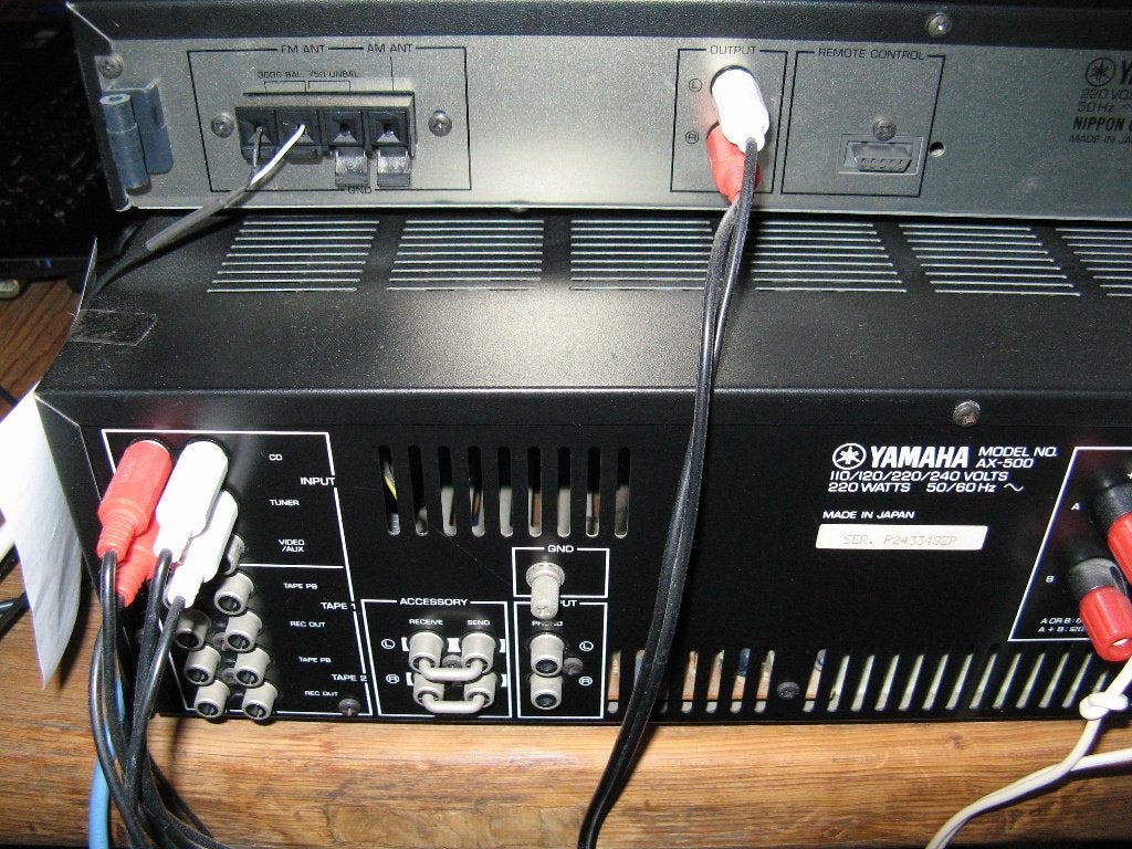 Foto 9 van Yamaha AX -500 versterker, am/fm tuner TX -L400