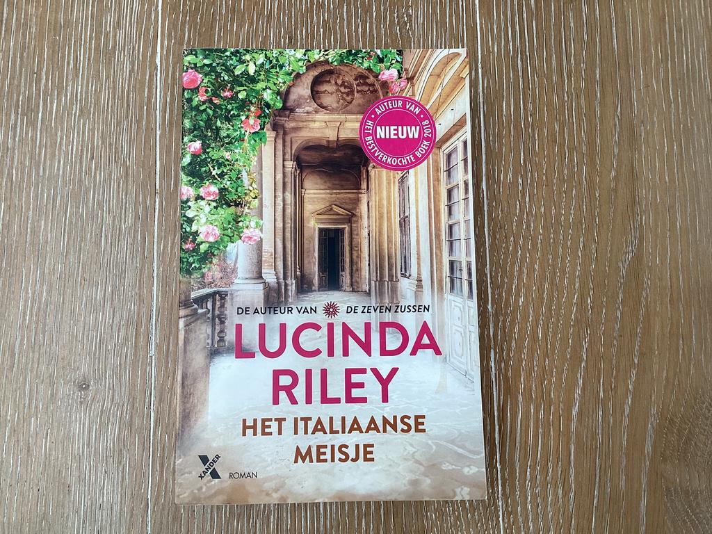 Lucinda Riley - Het Italiaanse meisje, Ophalen of Verzenden, Zo goed als nieuw, Lucinda Riley