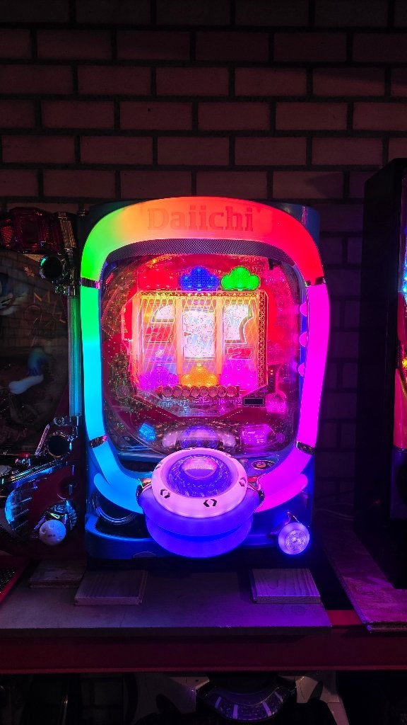 Pachinko Mr. Osomatsu / Osomatsu-san (2017), Verzamelen, Automaten | Gokkasten en Fruitautomaten, Overige munten, Ophalen, Zo goed als nieuw