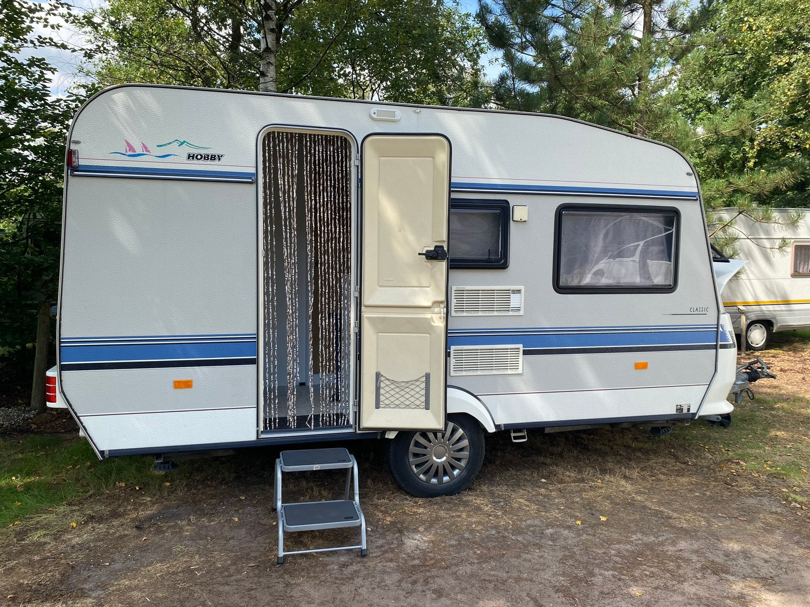 Hobby 400 met stapelbed 1996 - zeer nette staat, Caravans en Kamperen, Vast bed, Rondzit, Hobby, Particulier