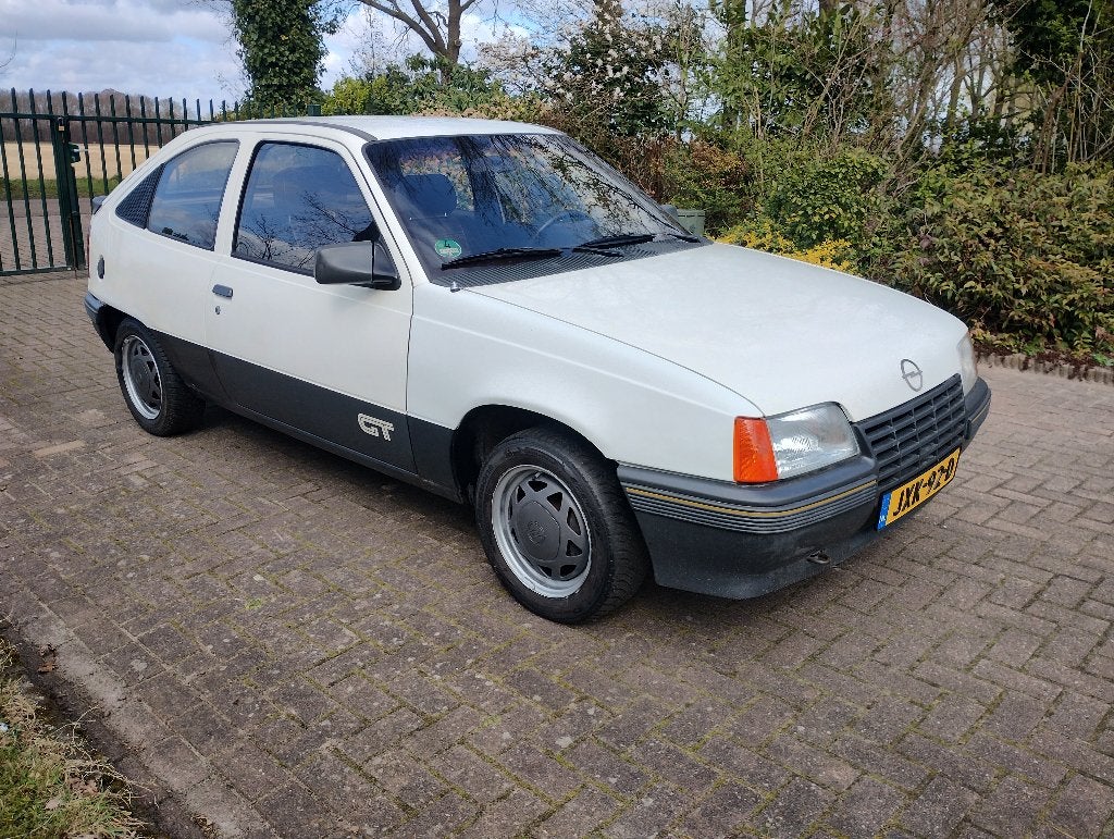 Opel kadett 1.8GT 1985 nieuwe apk, Voorwielaandrijving, 978 kg, Kadett, Wit