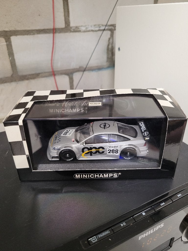 opel calibra dtm minichamps 1:43 nurburgring 1999 Strycek, Ophalen of Verzenden, Zo goed als nieuw, Auto, MiniChamps