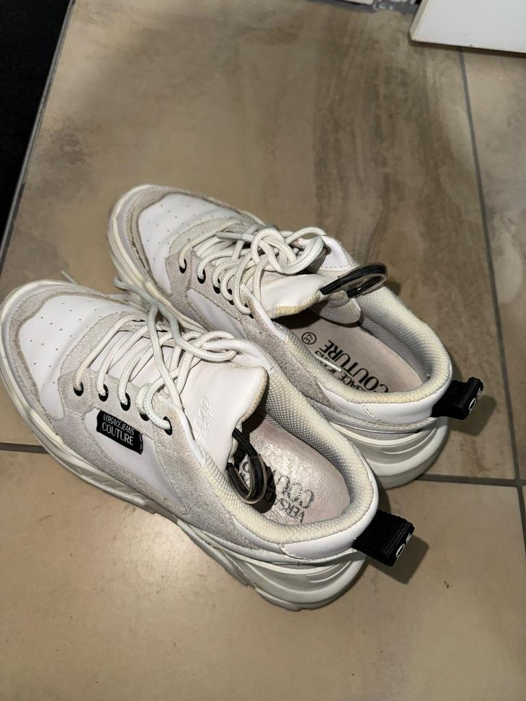 Versace schoenen, Kleding | Dames, Schoenen, Ophalen of Verzenden, Zo goed als nieuw, Zwart, Sneakers of Gympen