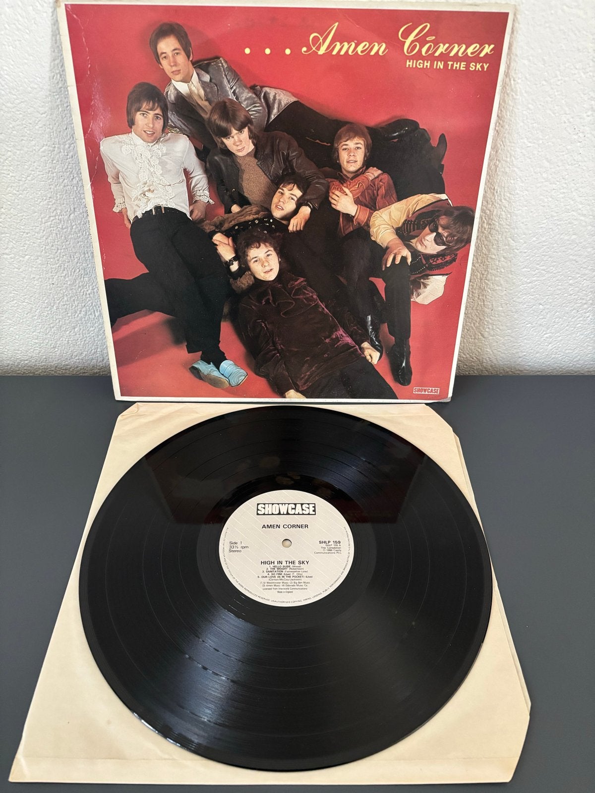 Amen Corner - High In The Sky LP (1986) Showcase SHLP 159, Beschermende buitenhoes, LP, Gebruikt, Ophalen of Verzenden