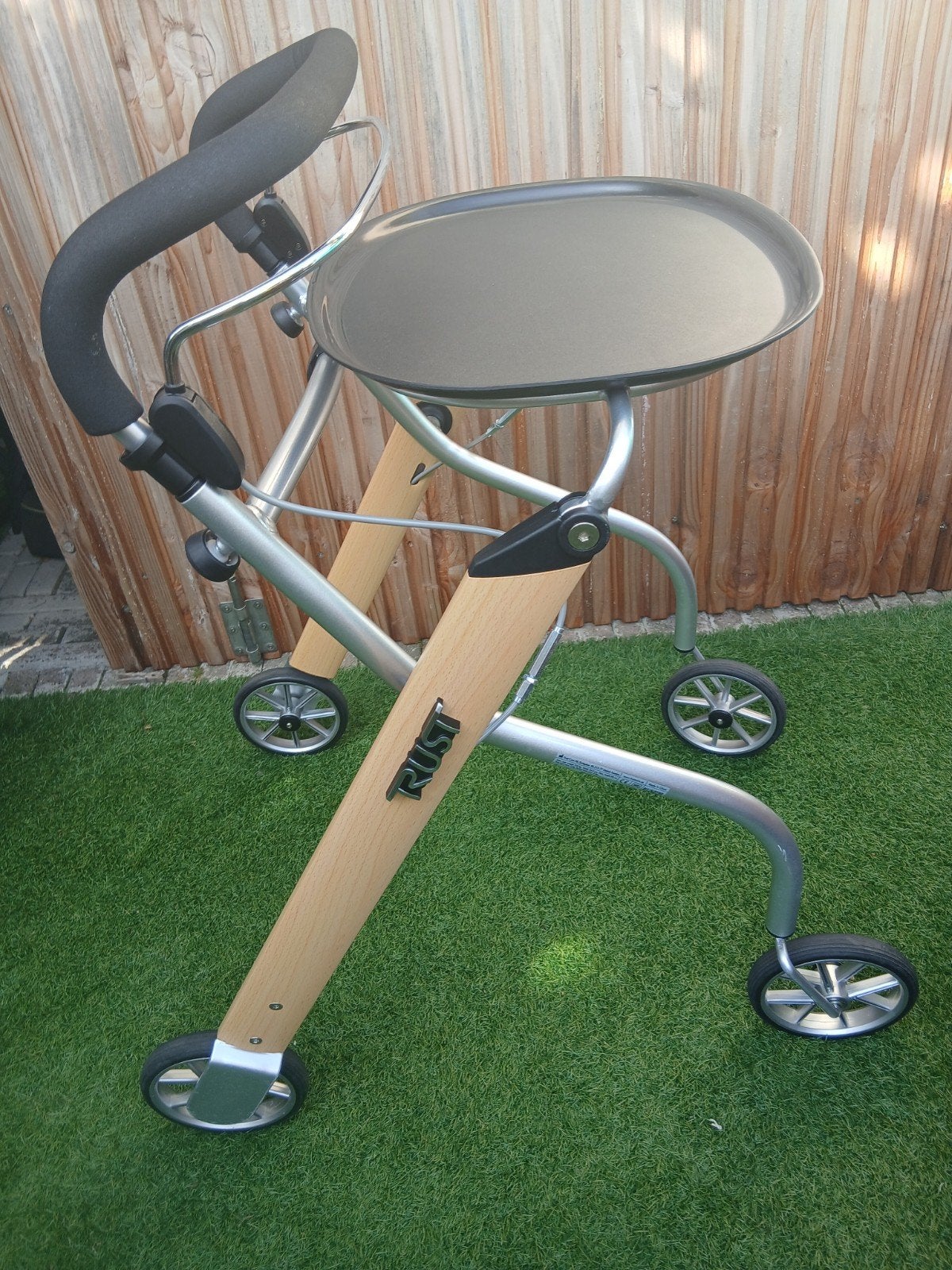 Rollator Trust, Diversen, Ophalen, Lichtgewicht, Zo goed als nieuw