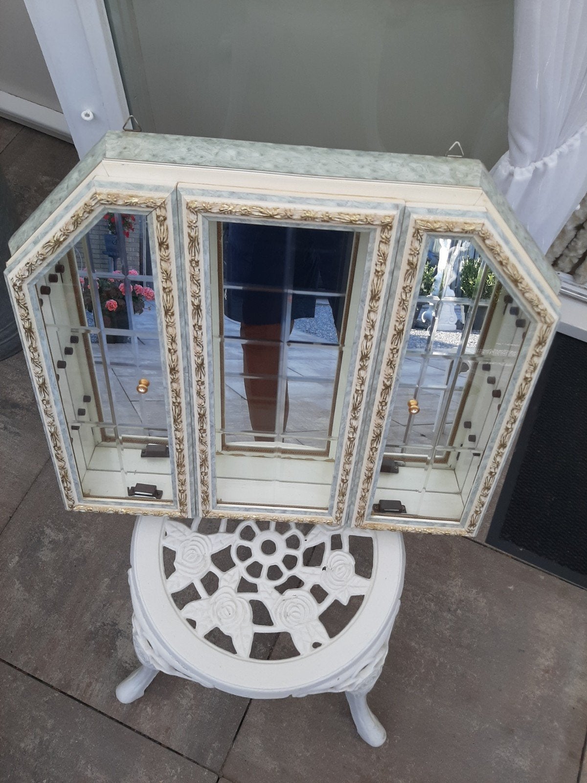 Schitterend vitrine hang kastje uit Italy, Huis en Inrichting, Kasten | Vitrinekasten, Ophalen, 50 tot 100 cm, Zo goed als nieuw