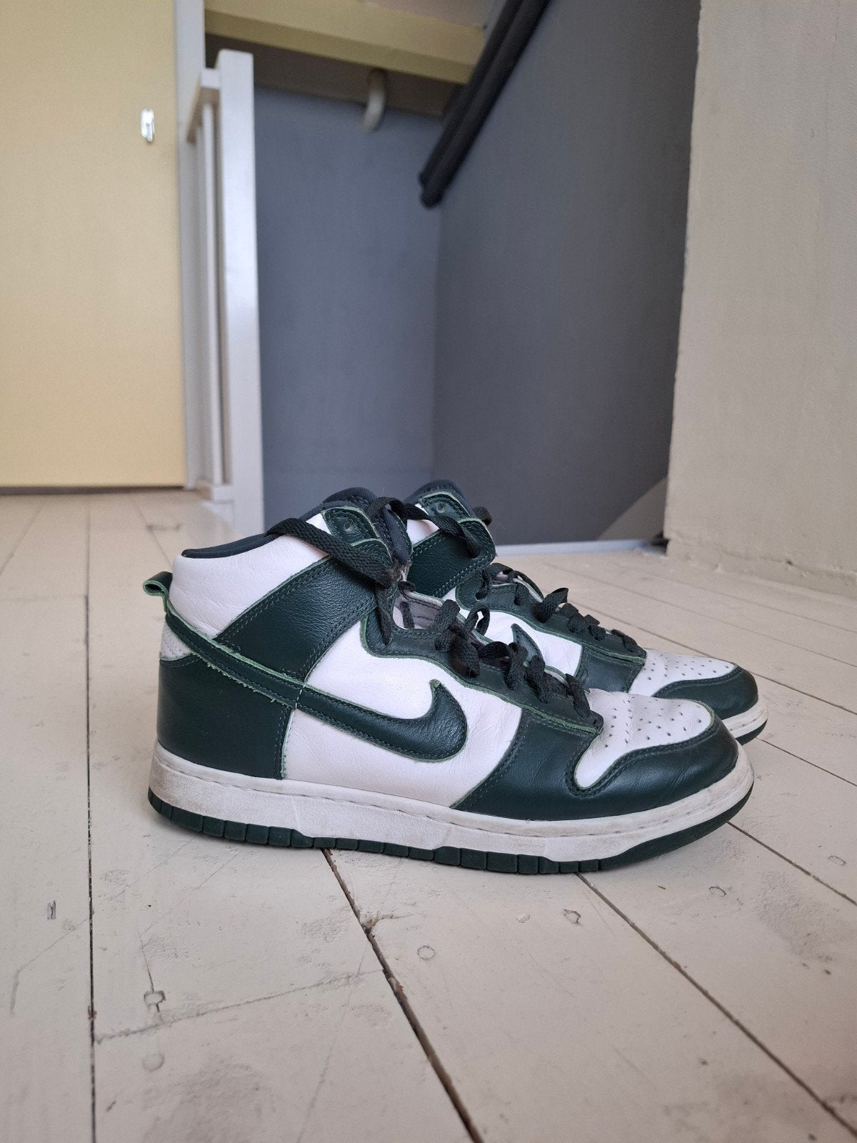 Nike Dunk High Green - Maat 40, Kleding | Dames, Verzenden, Nike, Sneakers of Gympen, Gedragen