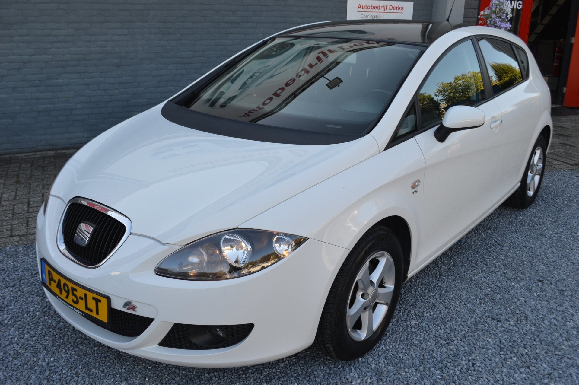 Seat Leon 1.4 TSI 25 Edition I Airco | PDC | Nwe Ketting | G, Auto's, Gebruikt, 4 cilinders, Leon, Wit