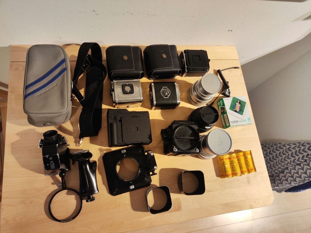 Hasselblad 500 C/M met 3 lenzen en magazijnen, CLA, Extras, Audio, Tv en Foto, Fotocamera's Analoog, Ophalen, Refurbished, Spiegelreflex