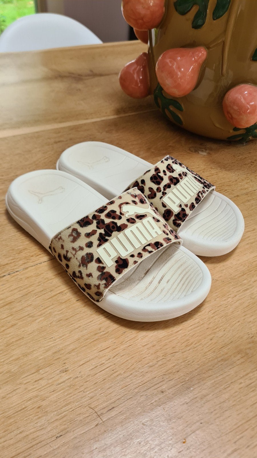 Puma slippers met luipaardprint maat 37, Slippers, Puma, Wit, Ophalen of Verzenden