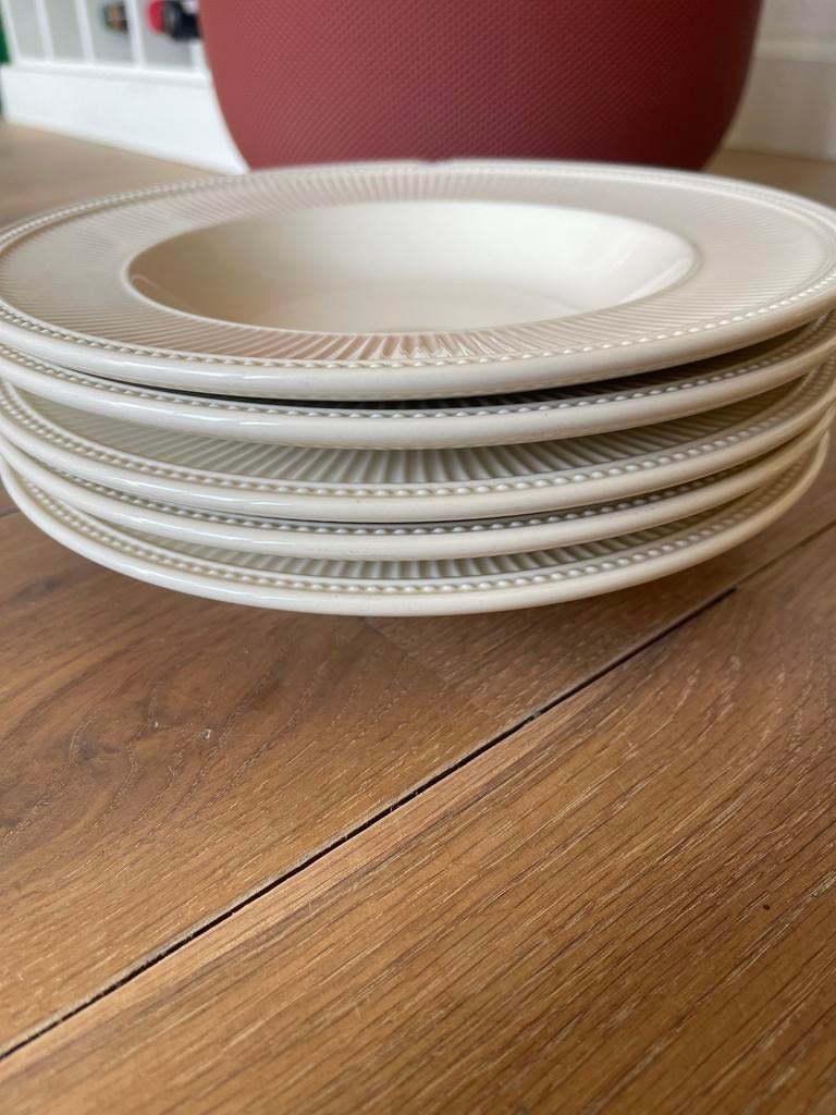 Wedgwood Windsor soepborden - 4 puntgaaf, 1 met chip, Ophalen, Gebruikt, Bord(en), Wedgwood