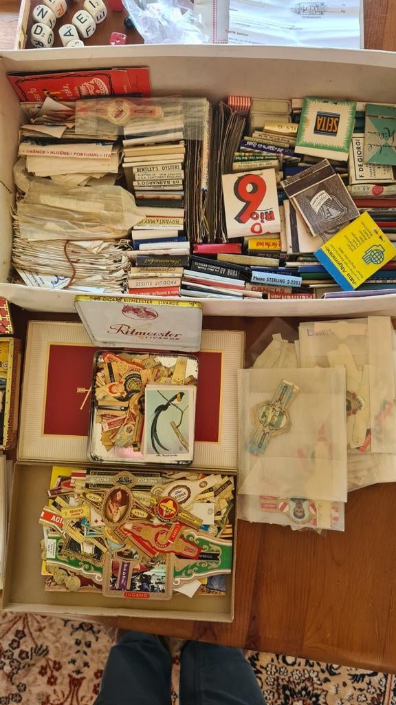 Grote collectie sigarenbandjes, suikerzakjes en luciferdoos, Ophalen, Gebruikt