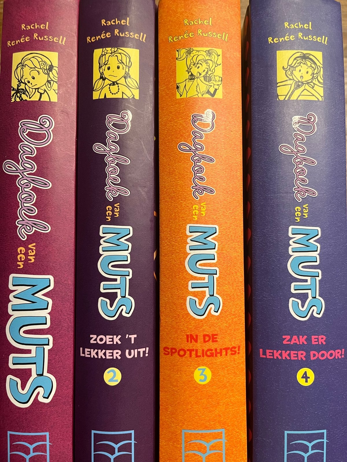 Dagboek van een Muts - boekserie 1-4 Serie, Ophalen of Verzenden, Gelezen, Fictie