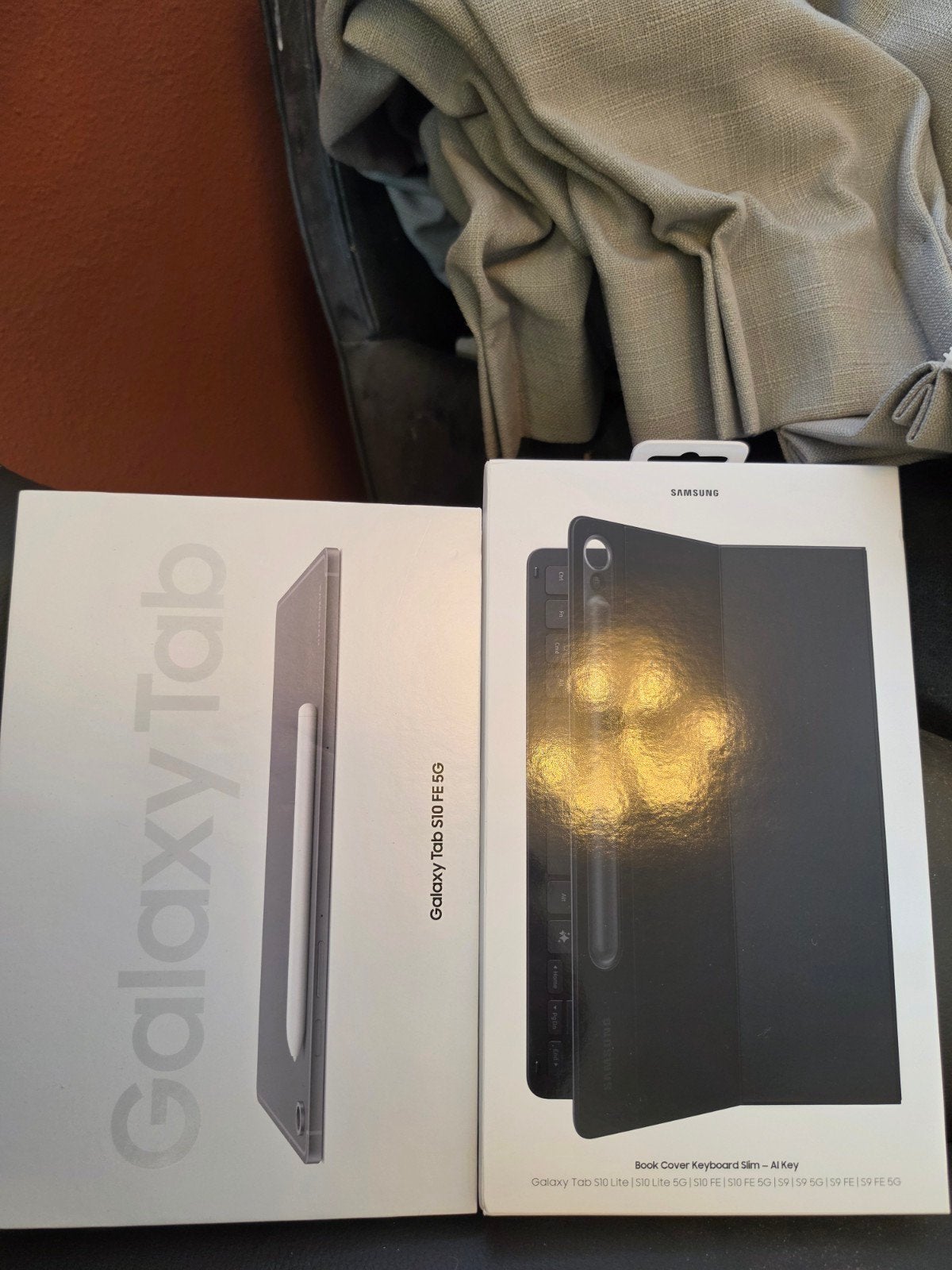 Nieuw tablet Samsung s10 FE 5g 256 gb incl keyboard cover, Computers en Software, Android Tablets, Ophalen, Nieuw