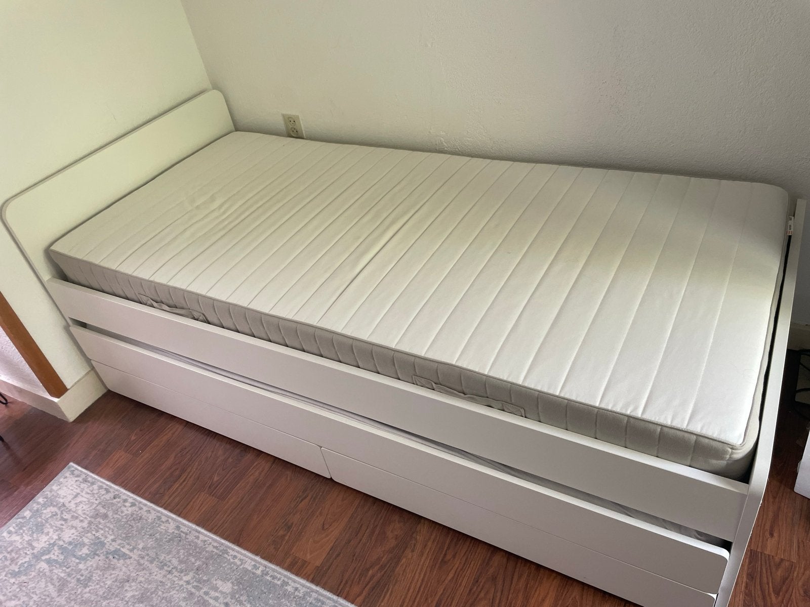 IKEA Hemnes uitschuifbed met 2 matrassen en lades, Huis en Inrichting, Ophalen, Wit, Tweepersoons, 80 cm