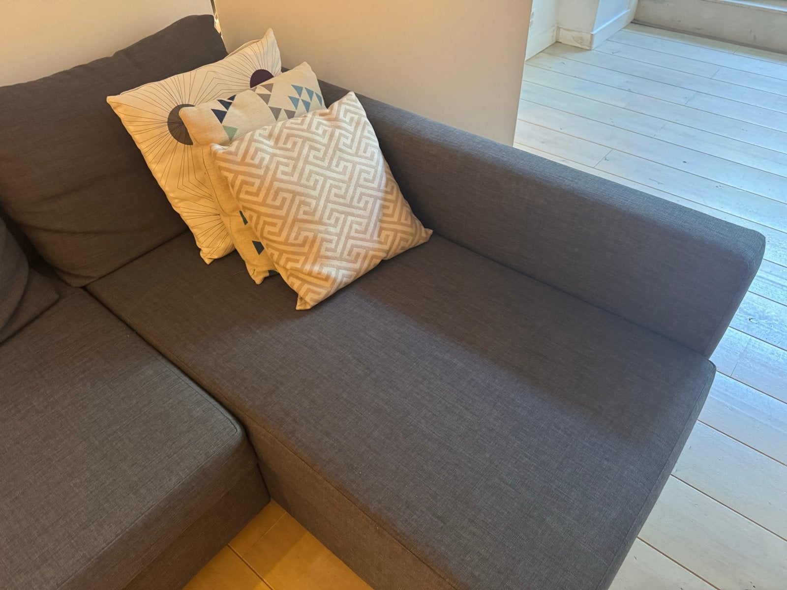 Grijze IKEA hoekbank met slaapfunctie en opbergruimte, Ophalen, Gebruikt, 100 tot 125 cm, Hoekbank
