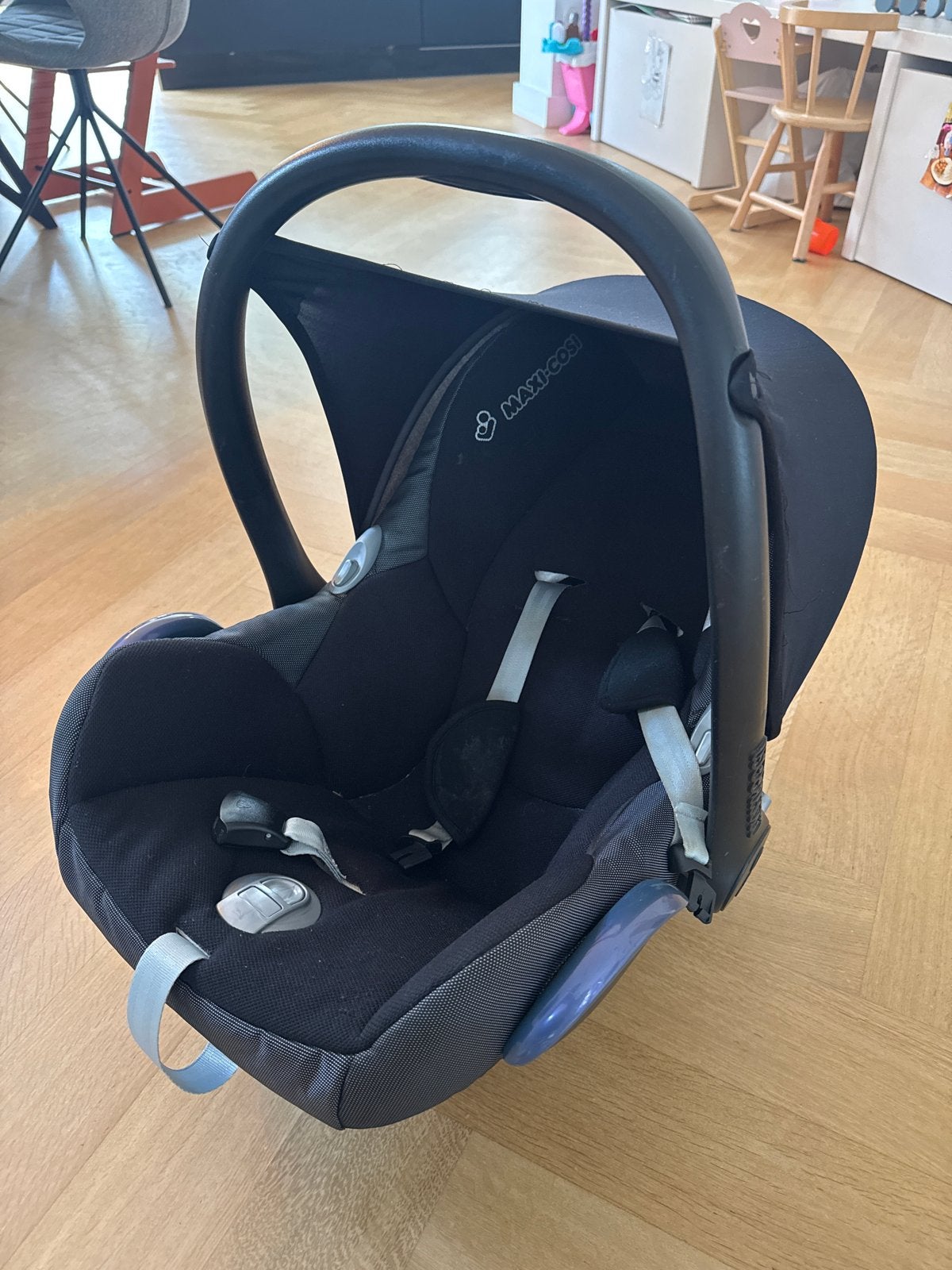 Foto 2 van Maxi-Cosi autostoel met zonnekap
