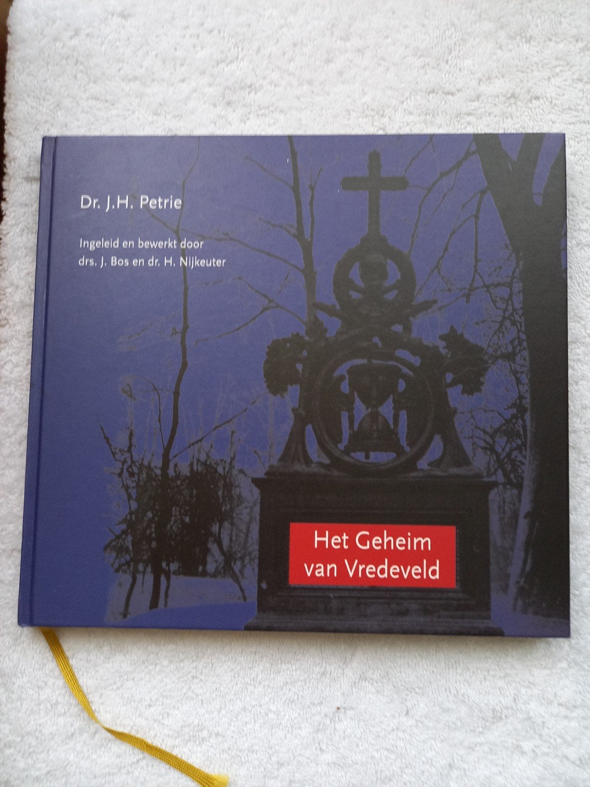w8 Het Geheim van Vredeveld - Dr. J.H. Petrie, Ophalen of Verzenden, Zo goed als nieuw, Dr. J.H. Petrie, Overige