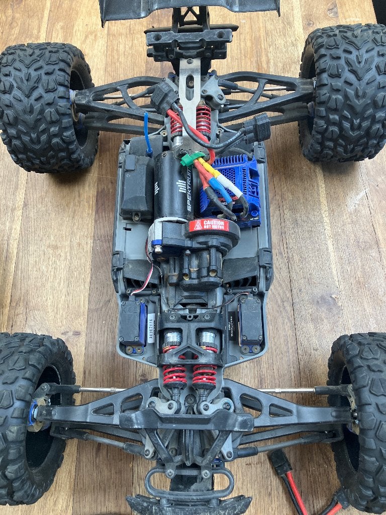 Traxxas E-revo 2.0, Elektro, Auto offroad, Ophalen of Verzenden, Zo goed als nieuw