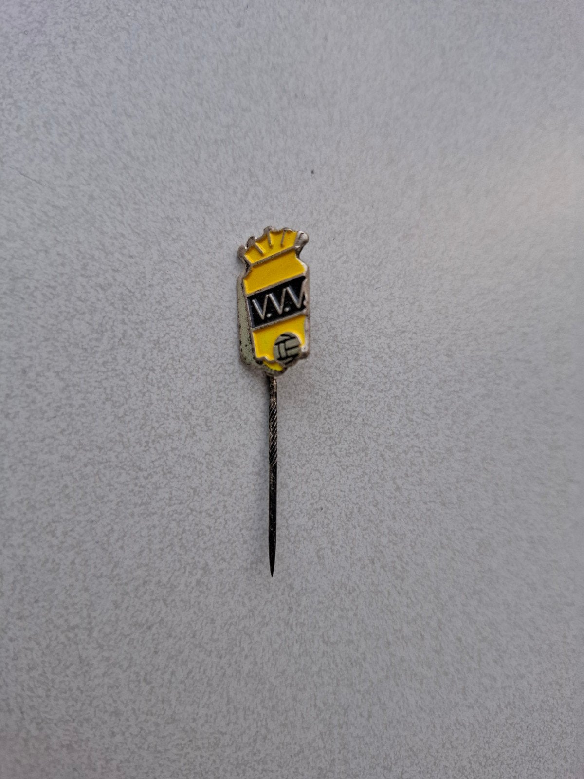 Vintage speldje prikker pin steekspeld VVV Venlo, Verzamelen, Ophalen of Verzenden