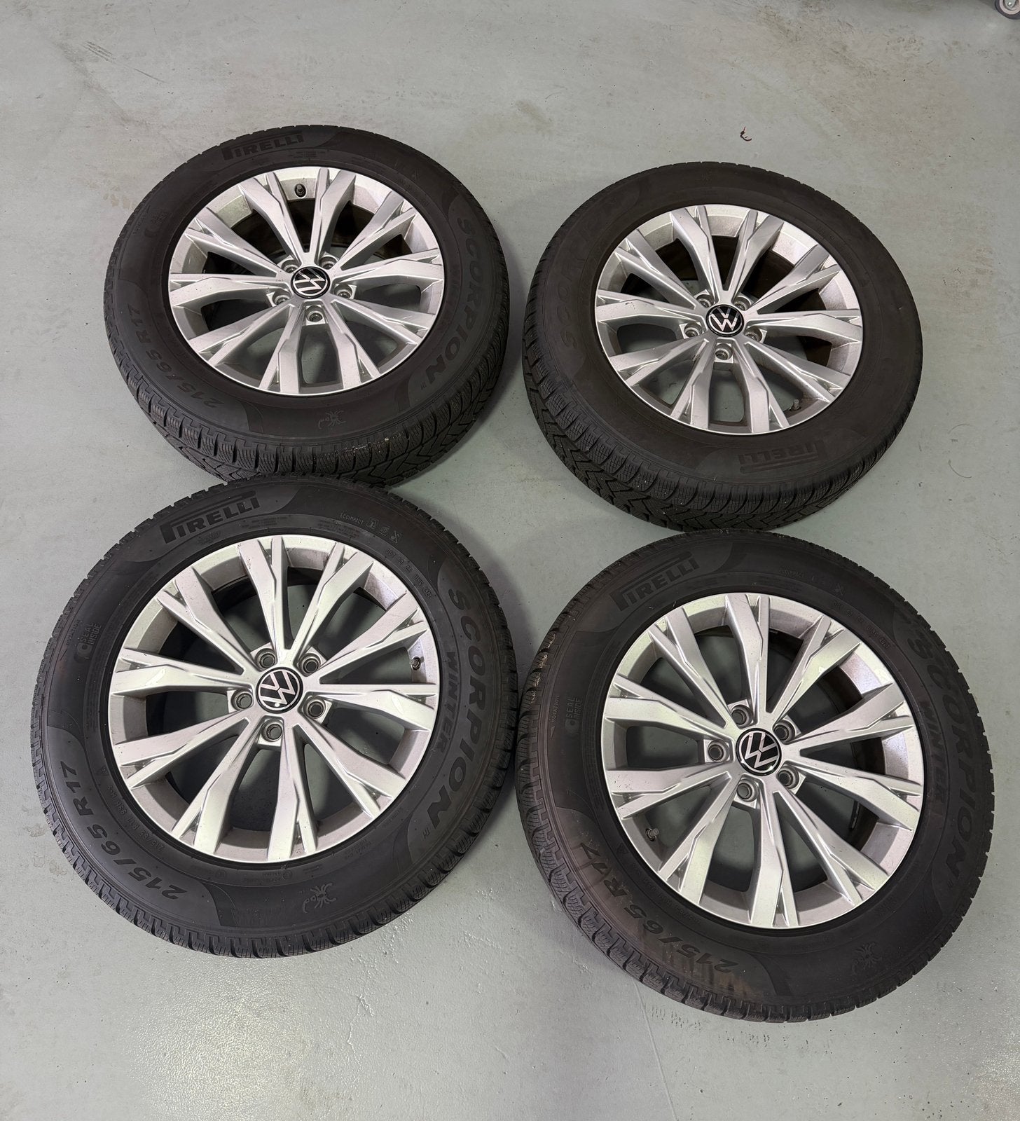 17 inch VW Tiguan 215 65 17 velgenset winterset, Ophalen, 215 mm, Banden en Velgen, 17 inch