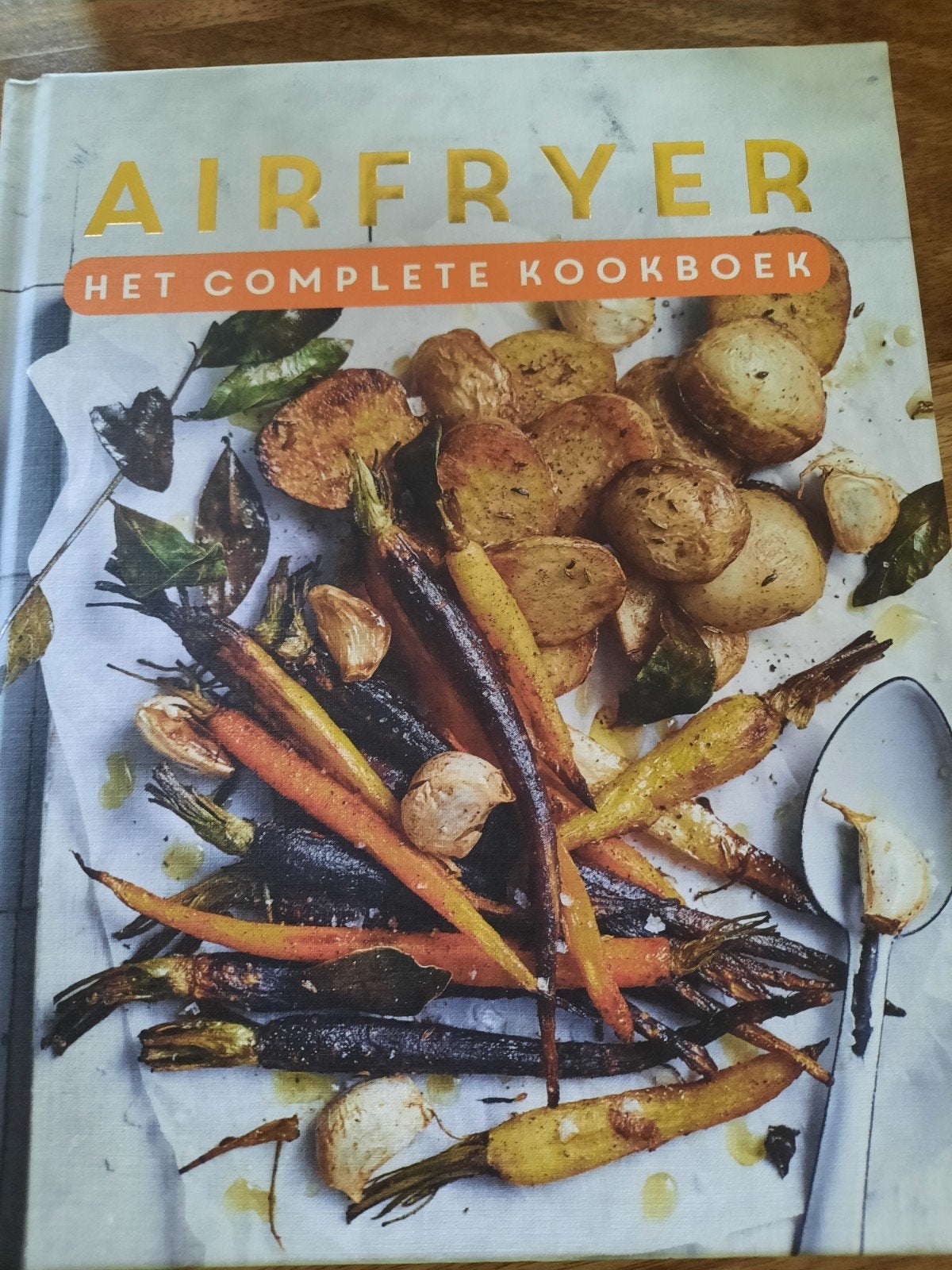 Airfryer Het Complete Kookboek - Lantaarn Publishers, Lantaarn Publishers, Ophalen of Verzenden, Zo goed als nieuw, Hoofdgerechten