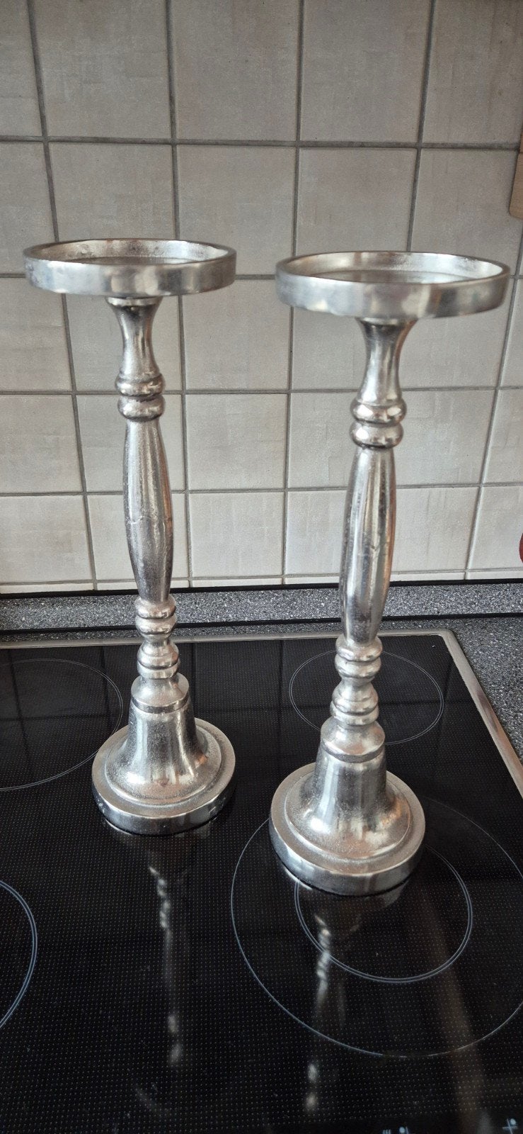 Set van 2 zilverkleurige kandelaars, 41cm hoog, 41 cm, Ophalen of Verzenden, Zo goed als nieuw, Metaal