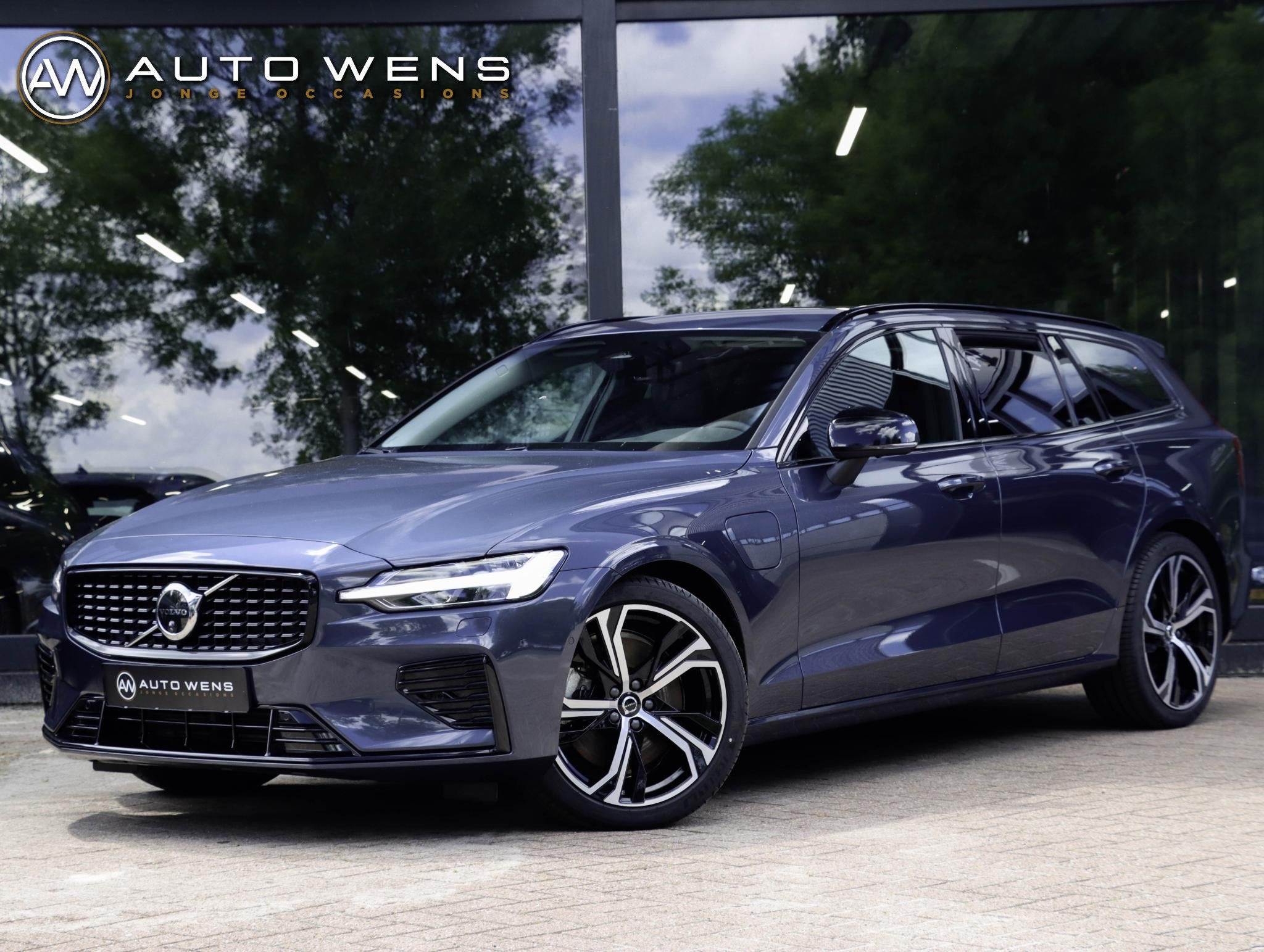 Volvo V60 T6 AWD Plus Dark 360 Camera Denim Blue 19'' Winter, Automaat, Stof, Gebruikt, 4 cilinders