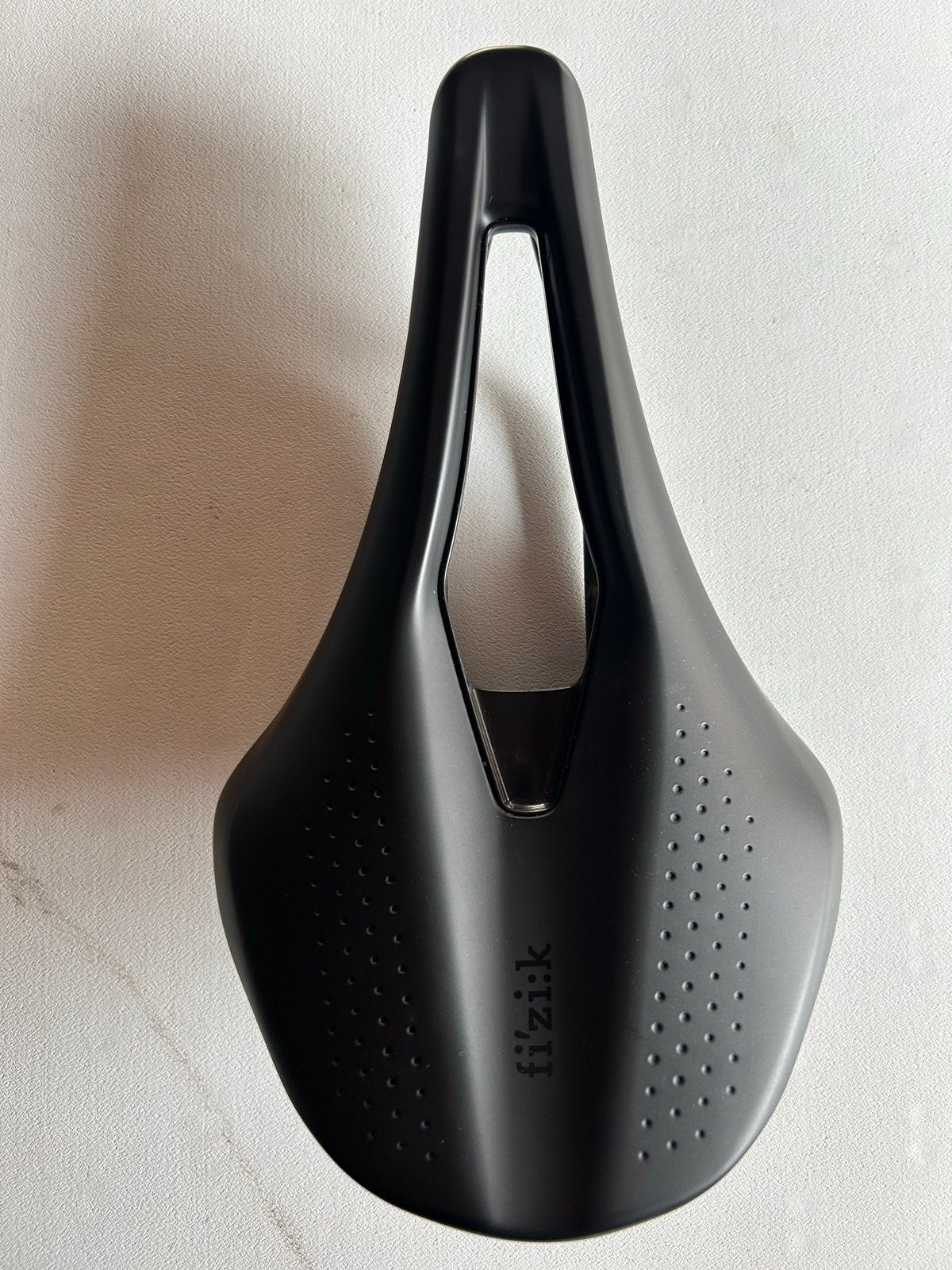 Fizik Vento Argo R3 zadel - Zo goed als nieuw, Kunststof, Ophalen of Verzenden, Zo goed als nieuw, Zadel
