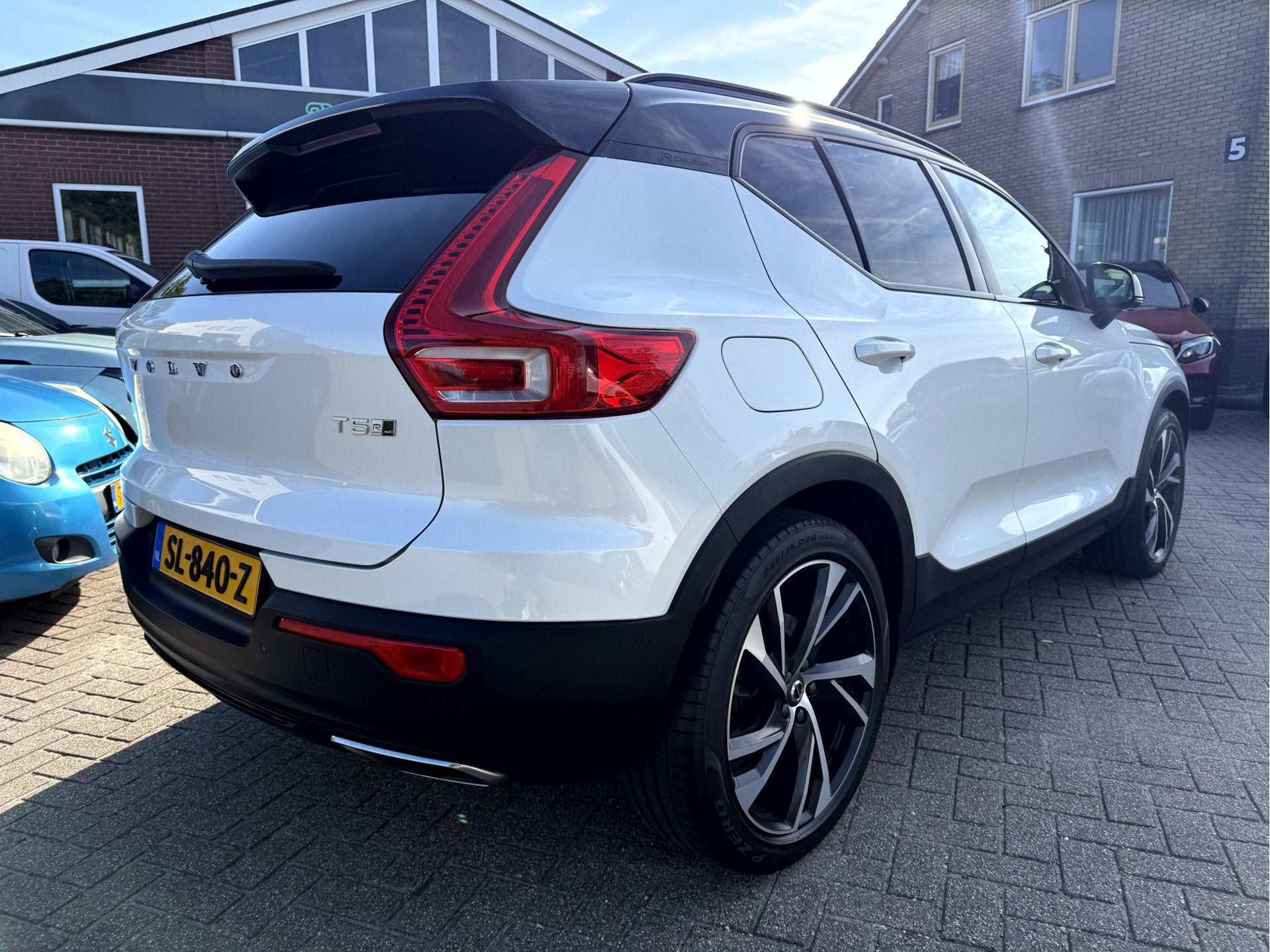 Volvo XC40 2.0 T5 AWD R-Design Intro Edition 20''Lmv, Panora, Auto's, Automaat, Gebruikt, 4 cilinders, 1969 cc