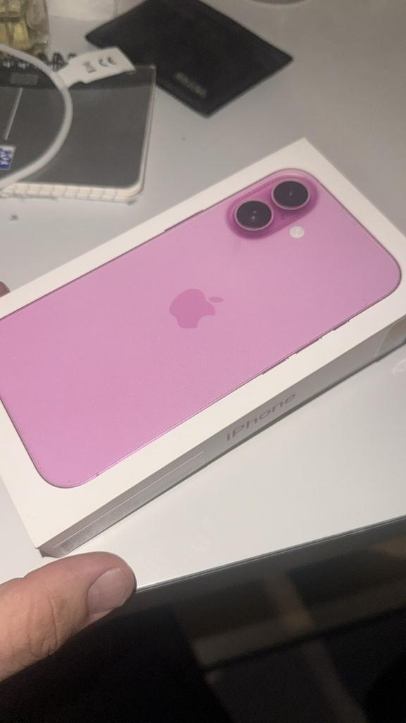 Iphone 16 roze  128gb, Telecommunicatie, Mobiele telefoons | Apple iPhone, 128 GB, IPhone 16, Ophalen of Verzenden, Zo goed als nieuw
