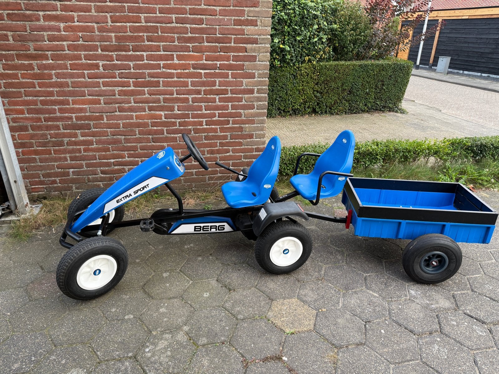 BERG Extra Sport skelter met duozit en aanhanger, Ophalen, Zo goed als nieuw, Trapvoertuig