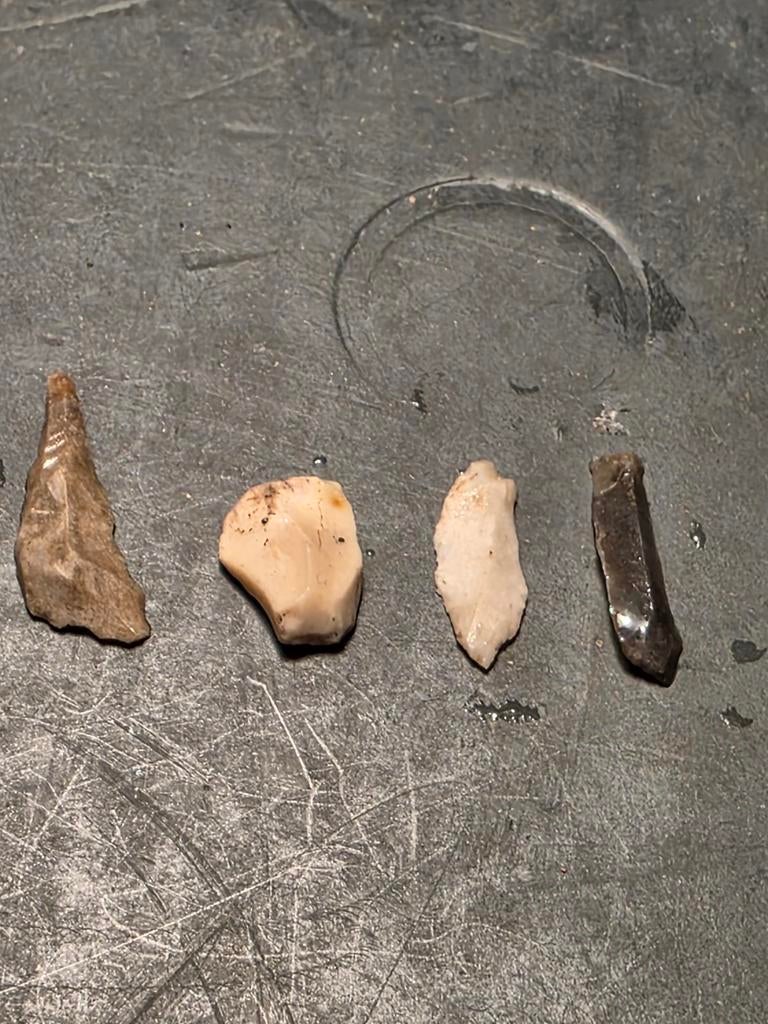 Werktuigen pijlpuntjes kootwijk, Verzamelen, Mineralen en Fossielen, Ophalen of Verzenden