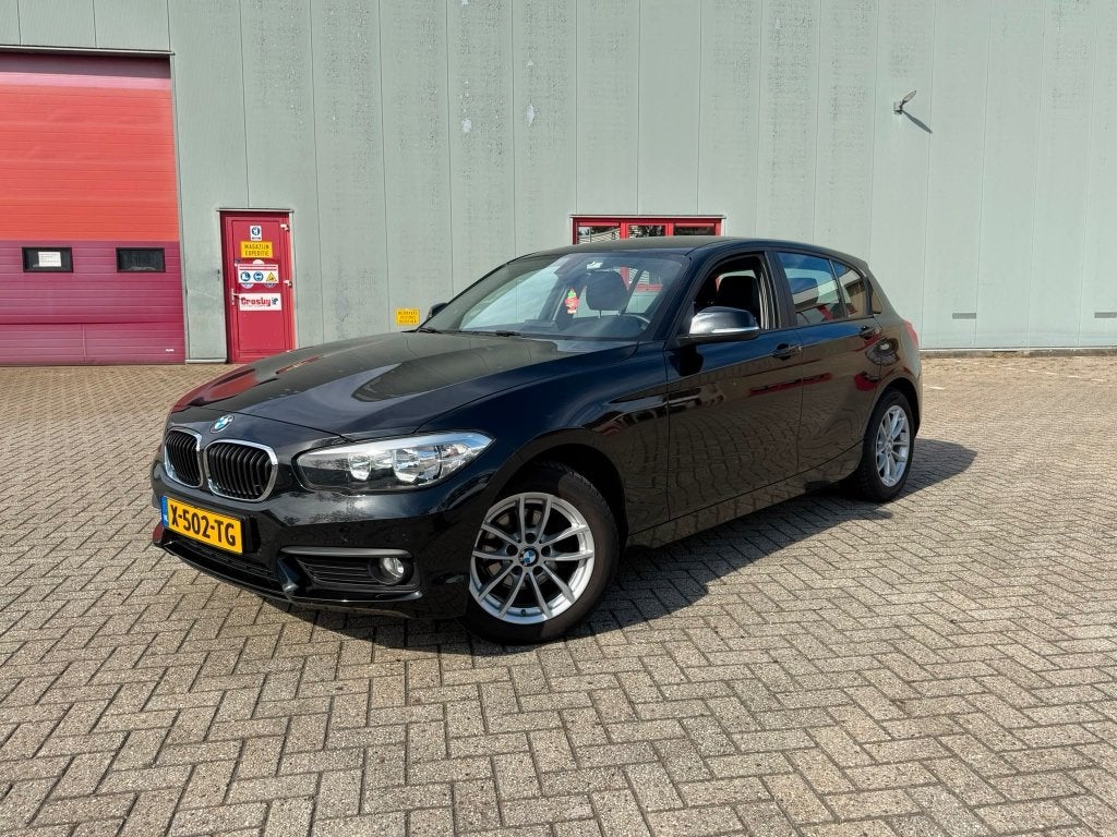 BMW 1-Serie 116i 109pk 2020 Zwart, Auto's, 1-Serie, Achterwielaandrijving, 1280 kg, Zwart