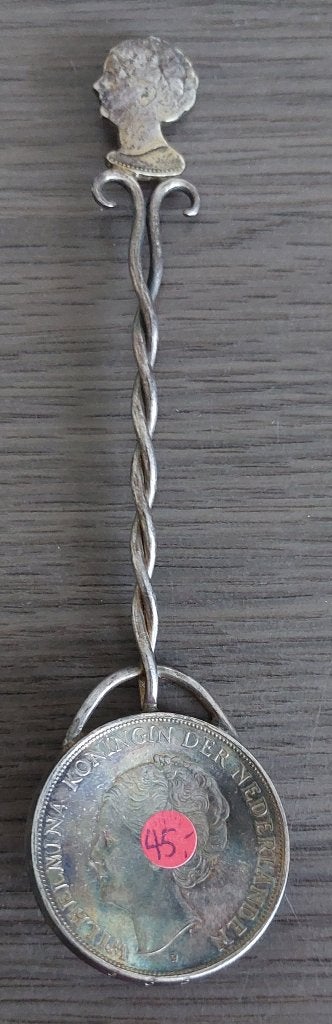 Zilveren rijksdaalder 1940 verwerkt tot mooie lepel, Ophalen of Verzenden, Koningin Wilhelmina, 2½ gulden, Zilver