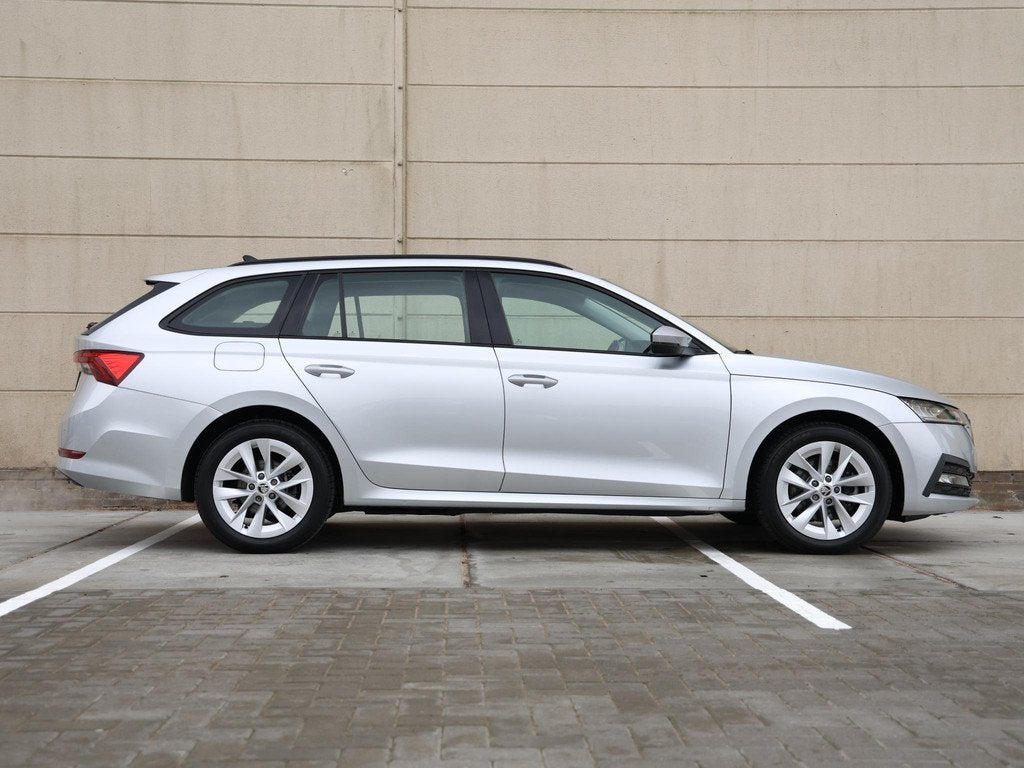 Skoda Octavia Combi 1.4 TSI iV PHEV Business Edition 204PK D, Auto's, Skoda, Stof, Gebruikt, Euro 6, Plug-in hybride