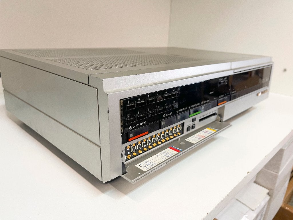 GRUNDIG Video 2 x 4 Video2000 (speel cassette niet af), N, Video 2000-speler of -recorder, Ophalen of Verzenden, N