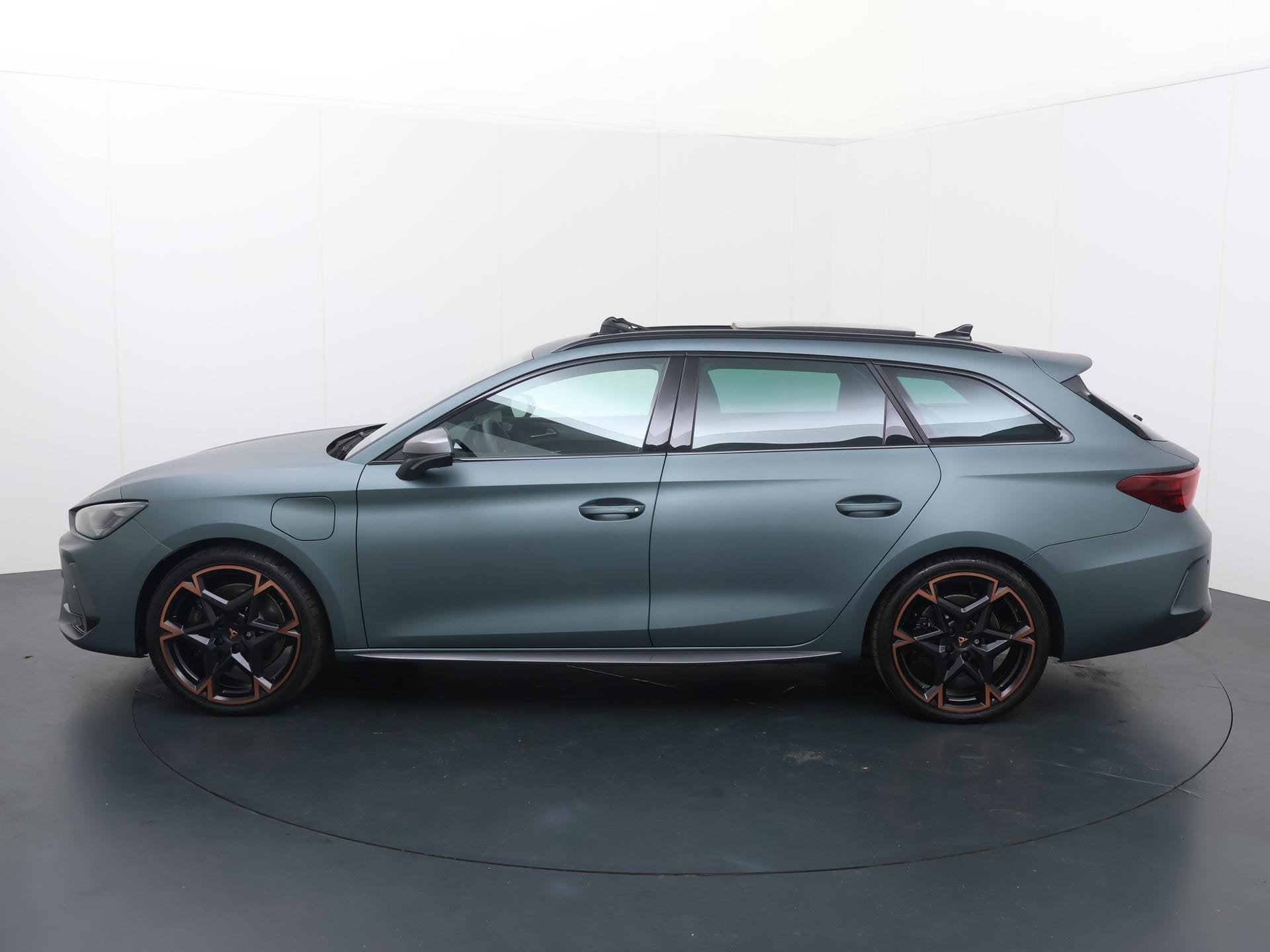 CUPRA Leon Sportstourer 1.5 TSI e-Hybrid VZ | 272 PK | Panor, Auto's, Cupra, 12 maanden, 4 cilinders, 26 kWh, Hybride Elektrisch/Benzine