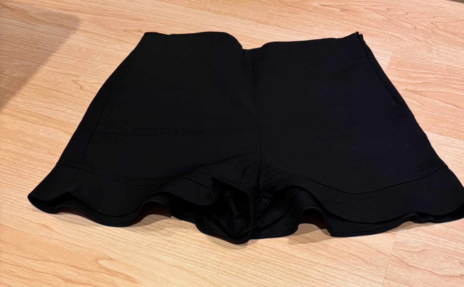 Zara korte broek maat s, Kleding | Dames, Broeken en Pantalons, Mi, Kort, Zwart, Zo goed als nieuw