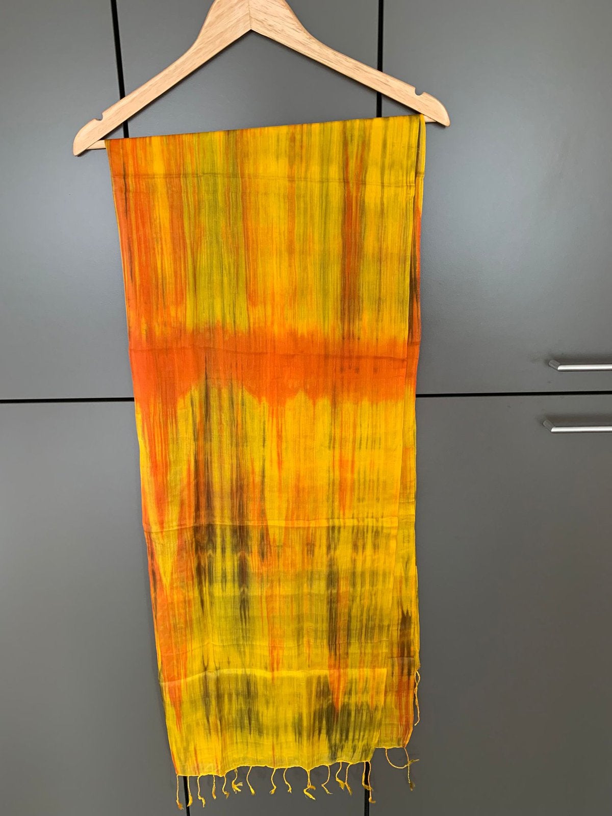 Zijden sjaal, Kleding | Dames, Mutsen, Sjaals en Handschoenen, Ophalen of Verzenden, Zo goed als nieuw, Maat 46/48 (XL) of groter
