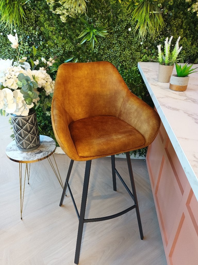 Barkruk Casper, 2 kleuren velvet stof, Huis en Inrichting, Barkrukken, 60 tot 90 cm, Nieuw, Met voetsteun, Ophalen of Verzenden