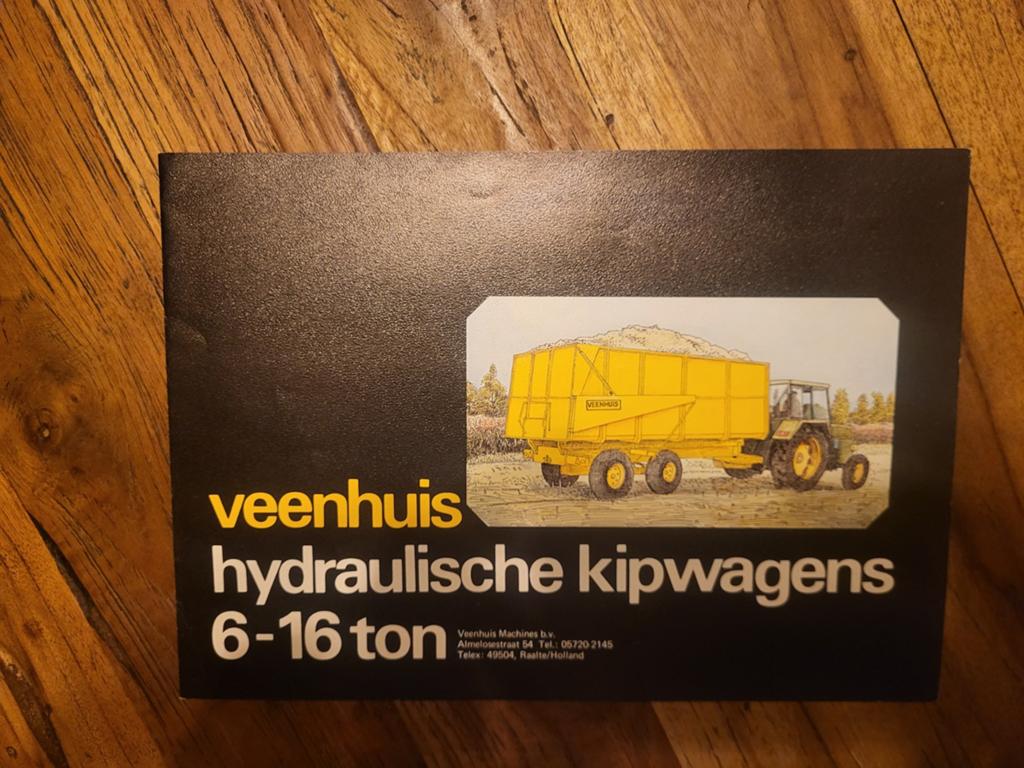 tractor folder Veenhuis hydraulische kipwagens, Boeken, Ophalen of Verzenden, Zo goed als nieuw