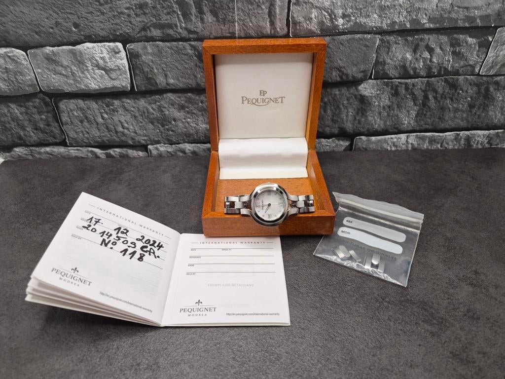 Pequignet Trocadero 32mm Diamant MOP dial, Overige merken, Staal, Staal, Polshorloge