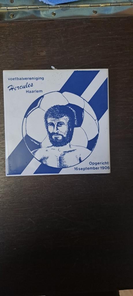 Jubileum tegel Voetbalclub HERCULES  Haarlem  1906, Ophalen of Verzenden, Nieuw, Overige binnenlandse clubs, Overige typen